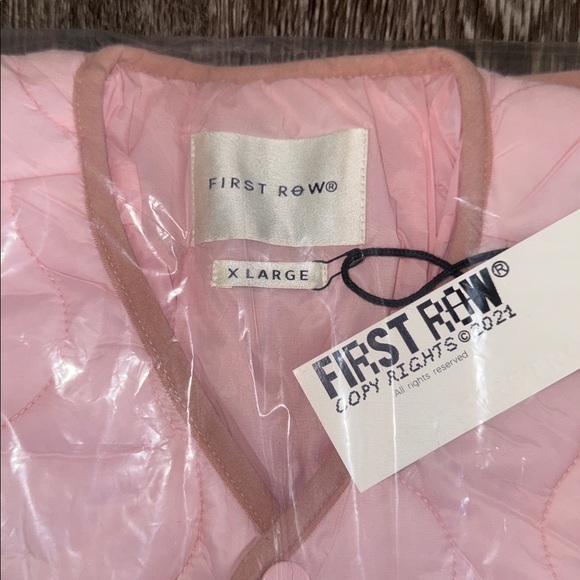 First row puffer jacket - Picture 2 of 5